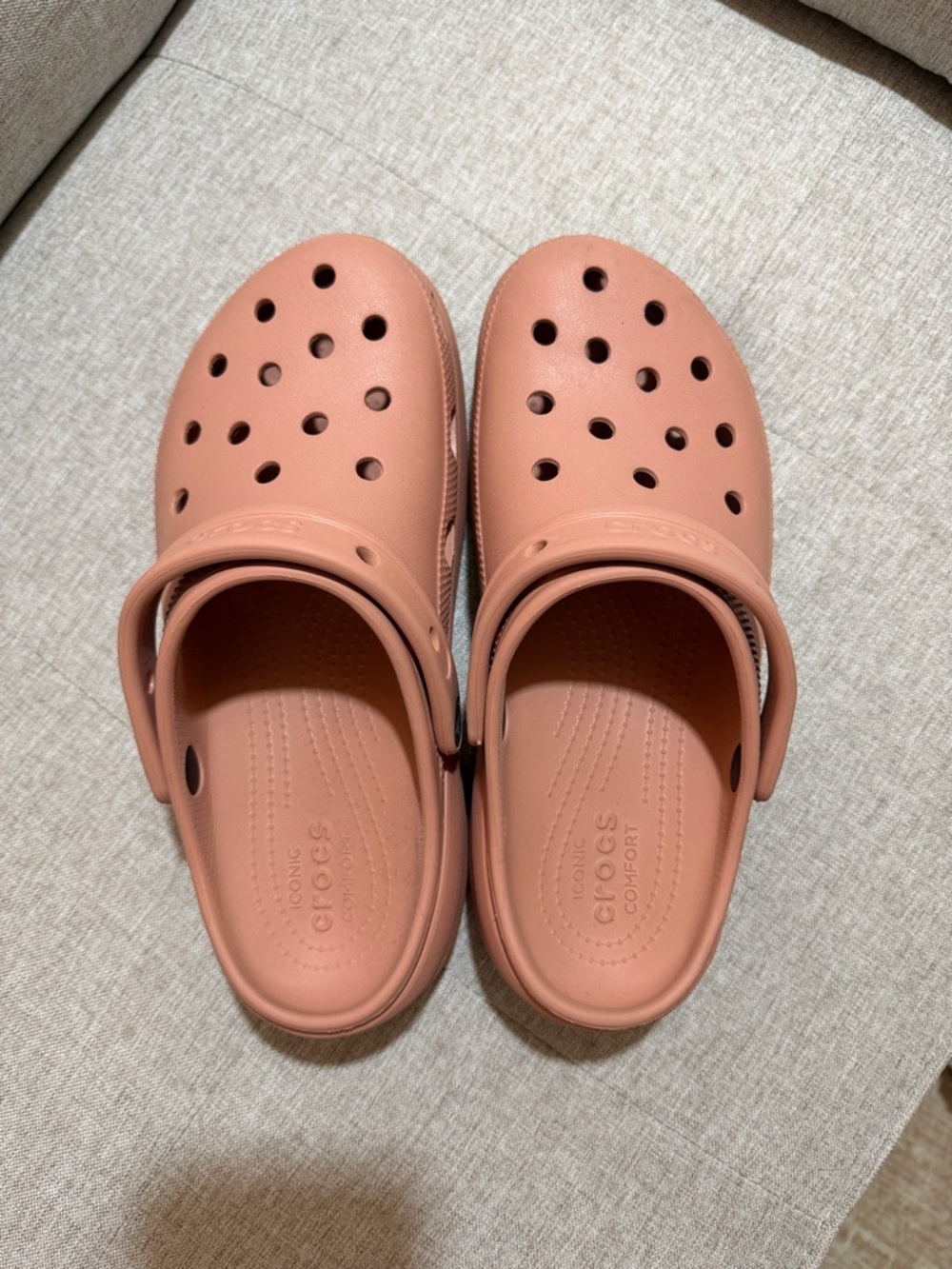 Pink platform crocs - Picture 3 of 6